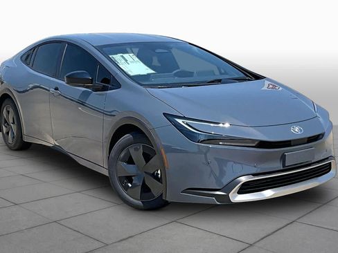 New 2026 Toyota Prius Plug-In Hybrid FWD image 2