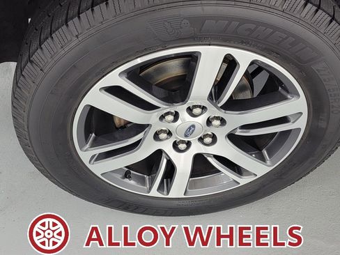 Used 2019 Ford Expedition Limited image 14