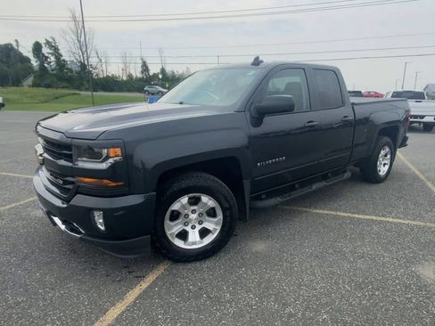 Used 2018 Chevrolet Silverado 1500 LT w/ All Star Edition AWD/4WD image 4