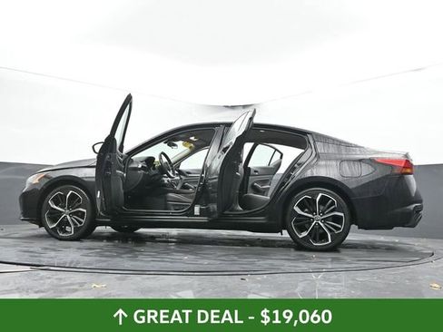 Used 2024 Nissan Altima 2.5 SR image 63