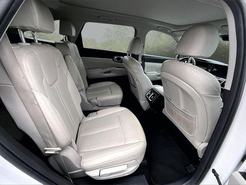 Certified 2022 Kia Sorento SX w/ Panoramic Sunroof Package image 25