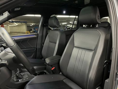 Used 2024 Volkswagen Tiguan SE R-Line image 19