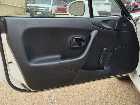 Used 1999 MAZDA MX-5 Miata image 40