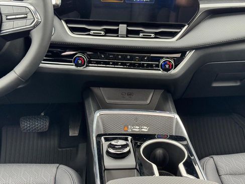 New 2026 Chevrolet Equinox LT w/ Convenience Package II image 10