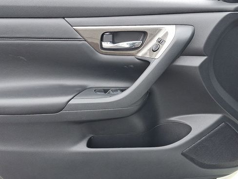 Used 2015 Nissan Altima 2.5 SL FWD image 13