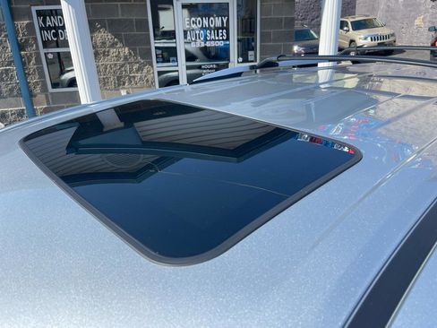 Used 2022 Toyota Sienna Platinum w/ Protection Package (TMS) image 8