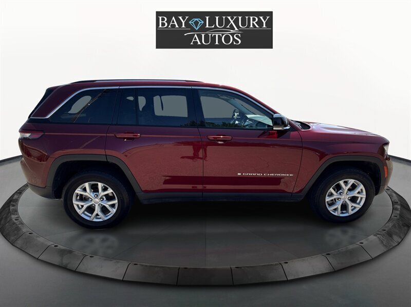 Used 2023 Jeep Grand Cherokee Limited AWD/4WD image 5