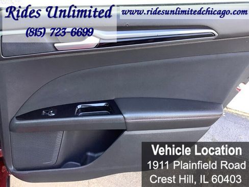 Used 2015 Ford Fusion SE image 25