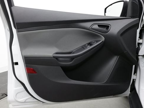 Used 2014 Ford Focus S FWD image 11
