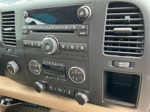 Used 2012 GMC Sierra 1500 SLE w/ Power Tech Package image 8