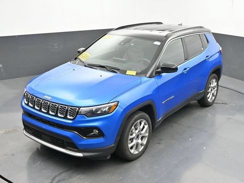 Used 2025 Jeep Compass Limited AWD/4WD image 40