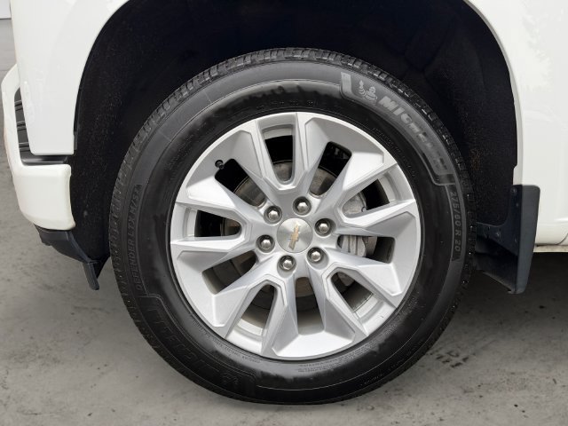 Used 2021 Chevrolet Silverado 1500 Custom AWD/4WD image 9