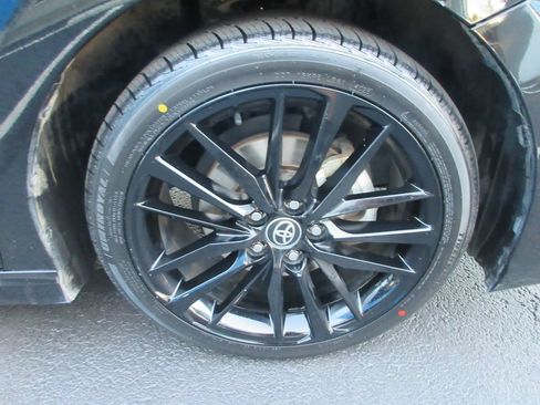 Used 2024 Toyota Camry XSE FWD image 9