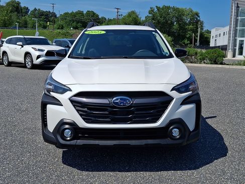 Used 2025 Subaru Outback Premium AWD/4WD image 2