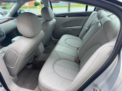 Used 2009 Buick Lucerne CXL FWD image 17