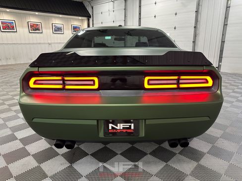 Used 2009 Dodge Challenger SRT8 w/ SRT Option Group II RWD image 50