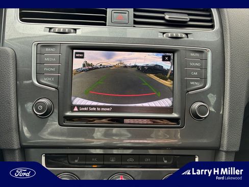 Used 2017 Volkswagen Golf Alltrack SE image 28