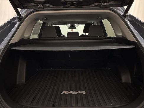 Used 2021 Toyota RAV4 XLE w/ Convenience Package AWD/4WD image 9