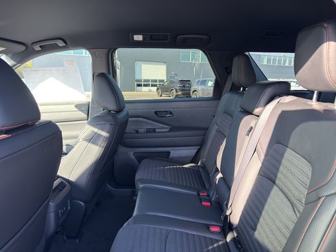 New 2026 Nissan Pathfinder Rock Creek AWD/4WD image 32