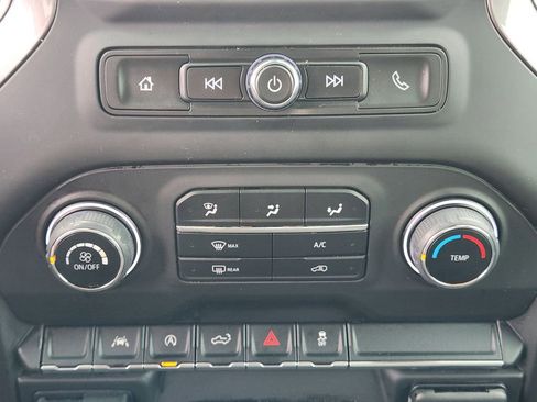 Certified 2023 Chevrolet Silverado 1500 Custom image 19