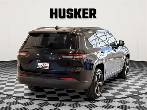 Used 2023 Jeep Grand Cherokee L Laredo image 5