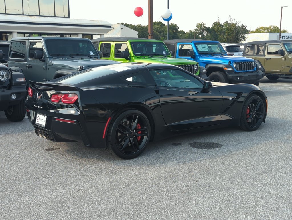Used 2017 Chevrolet Corvette Stingray Coupe w/ Z51 1LT RWD image 6