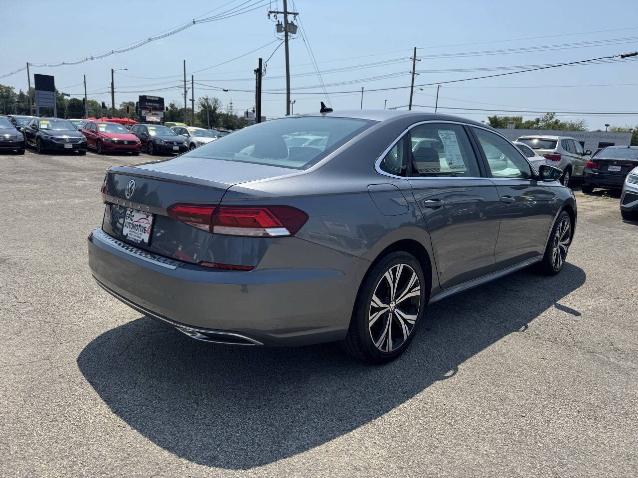 Used 2021 Volkswagen Passat 2.0T SE FWD image 5