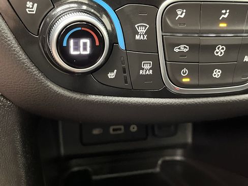 Certified 2024 Chevrolet Equinox Premier AWD/4WD image 23