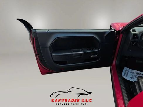 Used 2013 Dodge Challenger R/T Plus RWD image 21