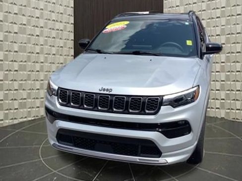Used 2025 Jeep Compass Limited w/ High Altitude Package AWD/4WD image 10
