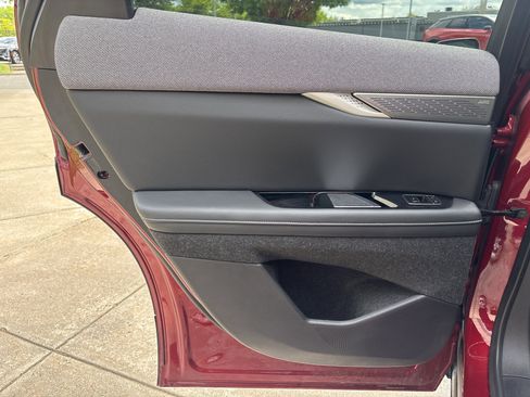 Used 2025 Cadillac Optiq Sport 2 w/ LPO, Floor Liner Package AWD/4WD image 28