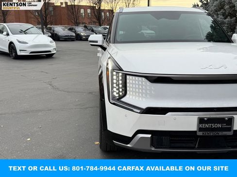 Used 2024 Kia EV9 Land image 13