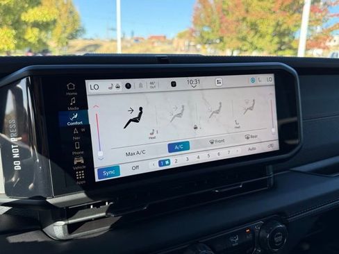 New 2025 Jeep Wrangler Unlimited Rubicon w/ Steel Bumper Group image 18