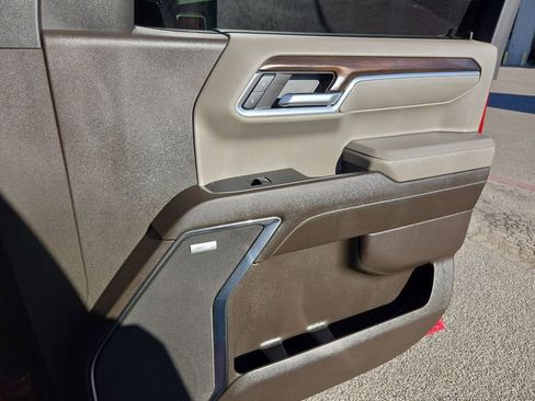 Used 2024 GMC Sierra 1500 SLT image 30