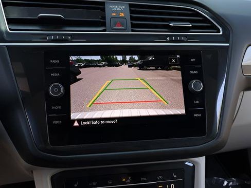 Certified 2023 Volkswagen Tiguan SE R-Line image 25