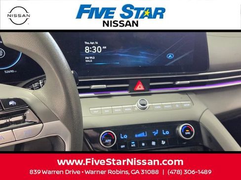 Used 2024 Hyundai Elantra SEL FWD image 18