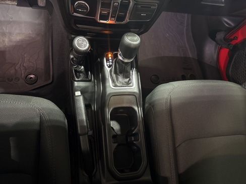 Used 2023 Jeep Wrangler Unlimited w/ Cold Weather Group image 13