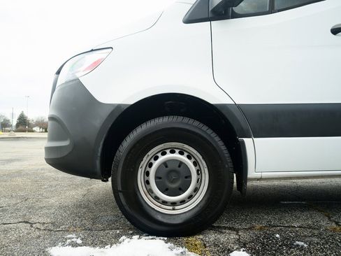 Used 2019 Mercedes-Benz Sprinter 144 Cargo image 10