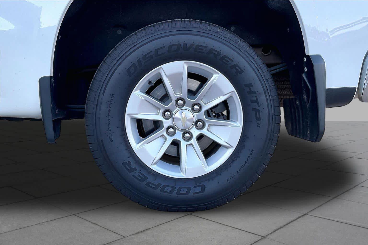 Used 2021 Chevrolet Silverado 1500 LT w/ Convenience Package II AWD/4WD image 12