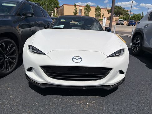 New 2026 MAZDA MX-5 Miata Club w/ Appearance Package RWD image 2