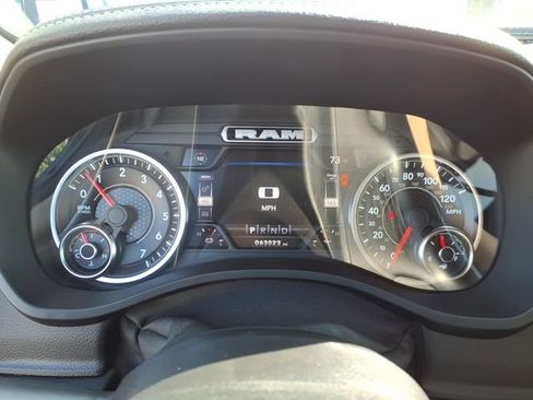 Used 2022 RAM 1500 Laramie AWD/4WD image 17