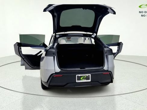 Used 2026 Tesla Model Y AWD image 17