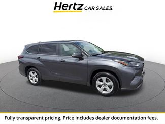 Used 2025 Toyota Highlander LE FWD video 1