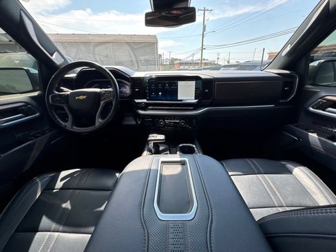Used 2022 Chevrolet Silverado 1500 High Country w/ High Country Premium Package AWD/4WD image 31