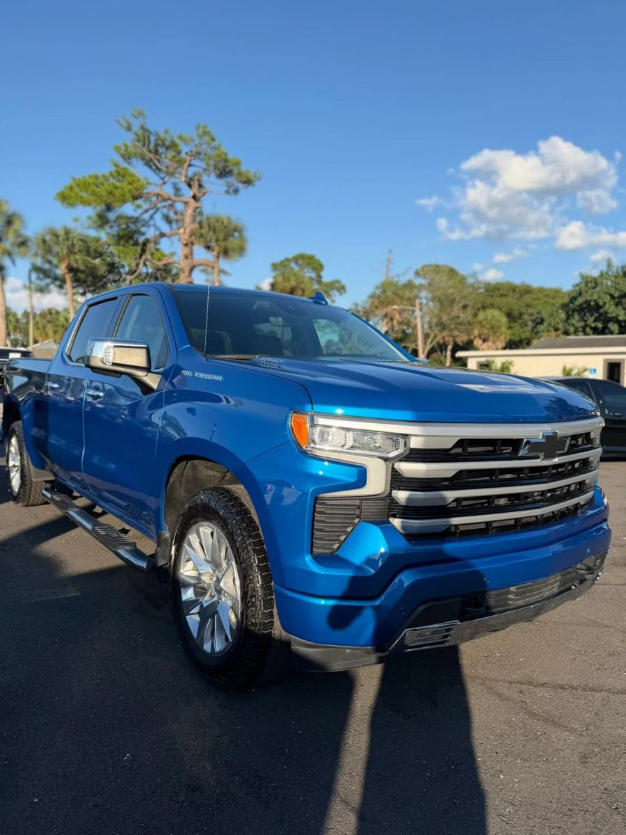 Used 2023 Chevrolet Silverado 1500 LTZ w/ Technology Package AWD/4WD image 3