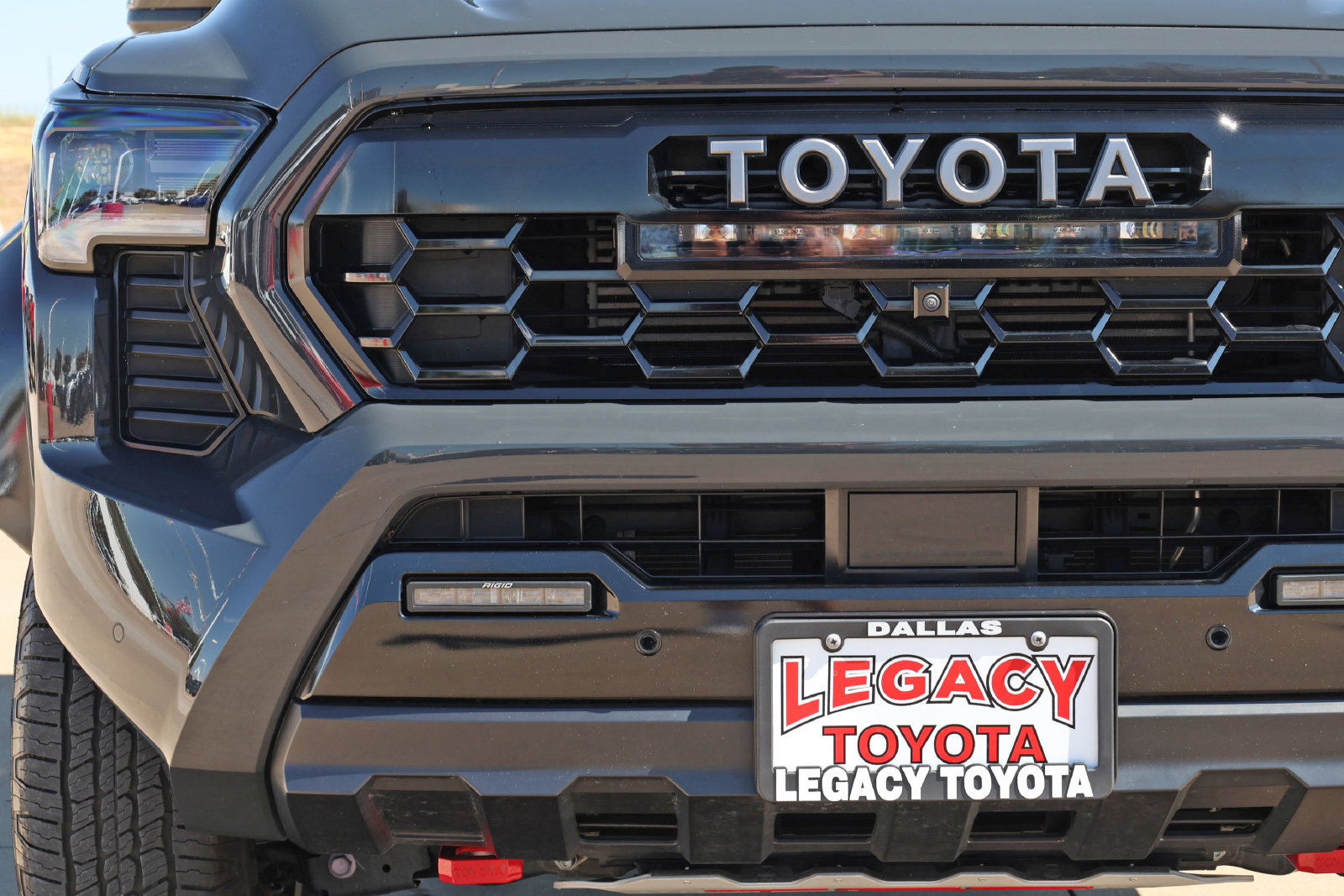Used 2025 Toyota Tacoma TRD Pro w/ Tow Tech Package AWD/4WD image 11