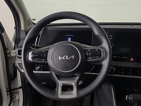 Used 2023 Kia Sportage LX image 10