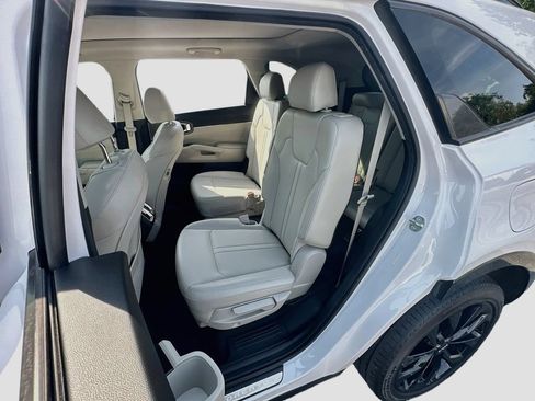 Certified 2023 Kia Sorento SX AWD/4WD image 25