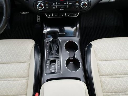 Used 2018 Kia Sorento SX image 34