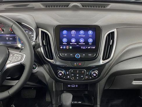 Certified 2024 Chevrolet Equinox Premier AWD/4WD image 19